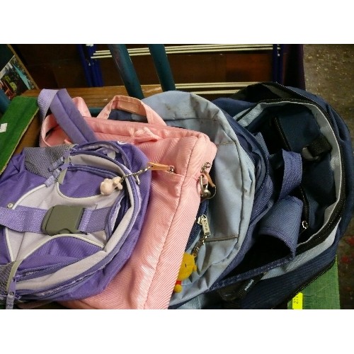 1025 - SELECTION OF BACK PACKS.