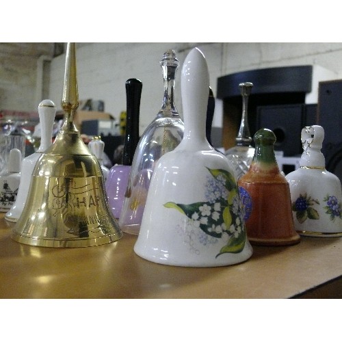 278 - A COLLECTION OF VARIOUS GLASS, CERAMIC AND METAL BELLS.