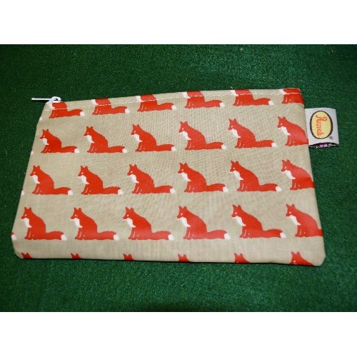 TOILETRY BAGS, FOX DESIGN BY ANORAK, MADE IN UK. + 12