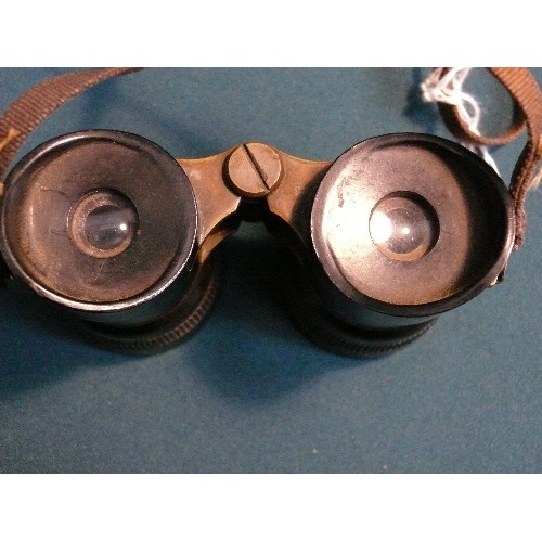 221A - A scarce pair of WW2 British Commando, special forces binoculars - compact & lightweight - with broa... 