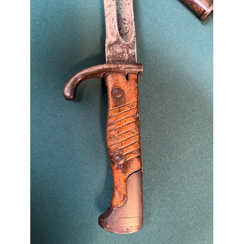 211 - German Mauser bayonet with swollen point blade, known as the 