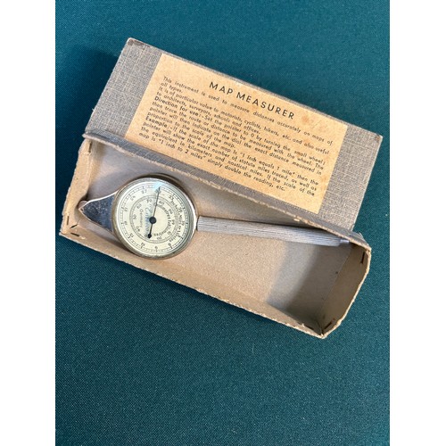 43 - WW2 Course & Speed calculator MK II A by E R Watts & Son, No 5433/39, together with a boxed map meas... 