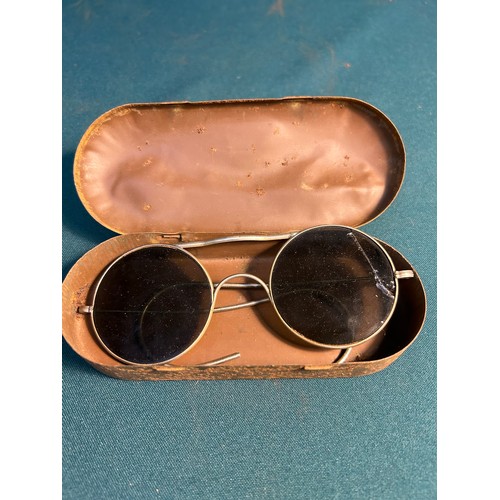 220E - WW2 RAF anti glare pilot's glasses in metal case- crack to glass