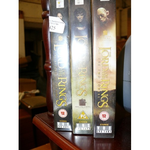 425 - LORD OF THE RINGS VHS X 3  - 'THE RETURN OF THE KING',  'THE FELLOWSHIP OF THE RING' AND 'THE TWO TO... 