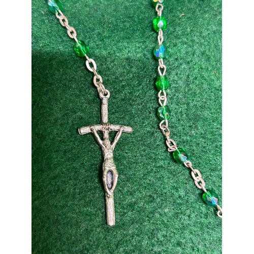 3 - ST PETER'S SQUARE ROME PILL BOX WITH GREEN BEAD AND SILVER METAL ROSARY.