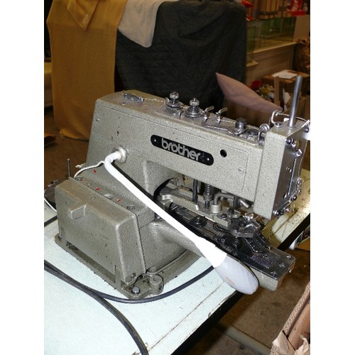 54 - AN INDUSTRIAL BROTHER CB3-B913-1 CHAIN STITCH BUTTONING MACHINE.