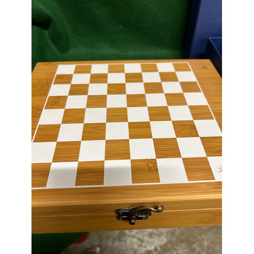 30 - P&O CRUISES GIFT SET IN A WOODEN BOX WITH OUTER BOX, INCLUDES A CHESS SET & BOARD, FOIL CUTTER, RABB... 