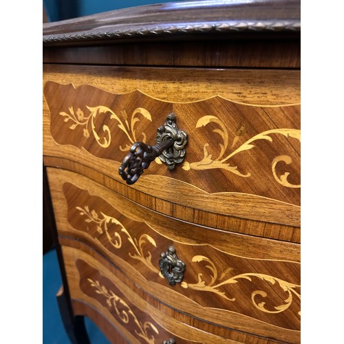 403 - A small 20th Century walnut veneered French style chest of drawers, serpentine front with marquetry ... 