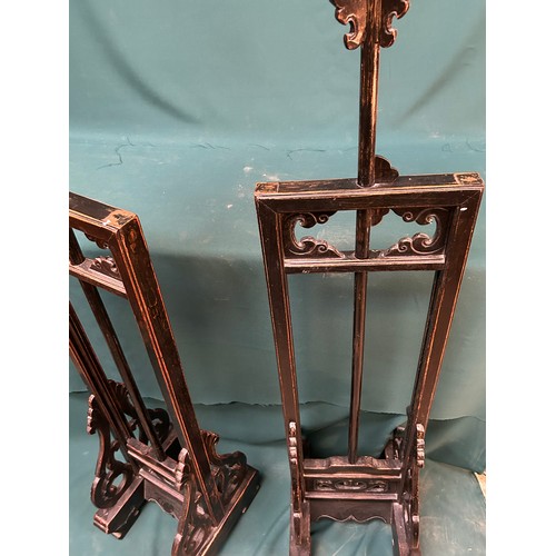 347C - Pair of Chinese lacquered lantern stands with adjustable height, complete with hexagonal glass shade... 