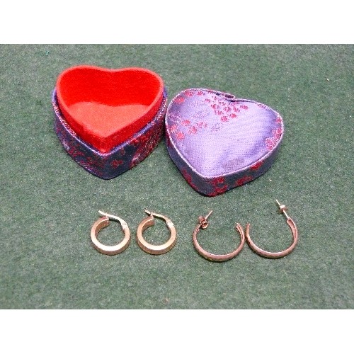 32A - 2 PAIRS OF 9CT GOLD LOOP EAR RINGS WEIGHT 2.26GR