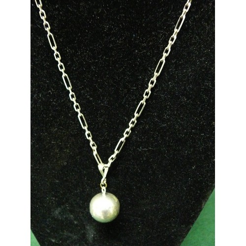 31B - A SILVER 30 INCH CHAIN WITH PENDANT OF CHINESE SINGING BALL