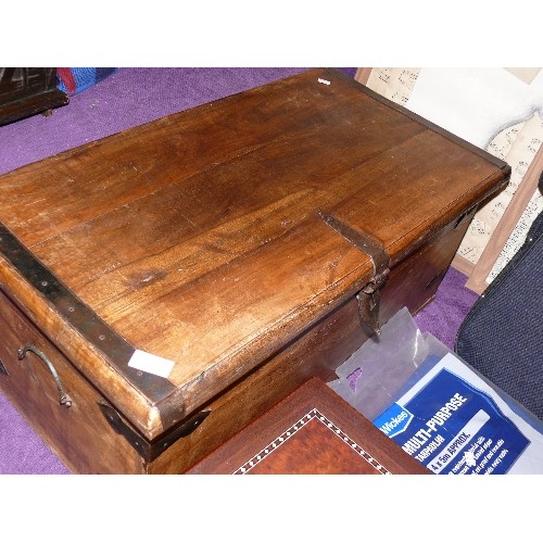 180 - LARGE GOOD QUALITY WOODEN BLANKET BOX WITH CONTENTS OF TOWELS