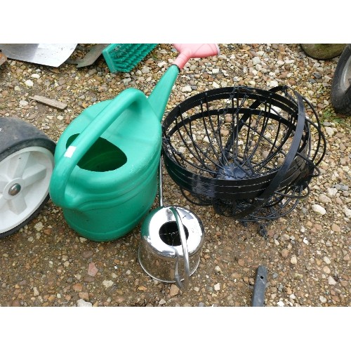 339 - SMALL STAINLESS STEEL WATERING CAN, A PLASTIC WATERING CAN AND 4 METAL HANGING BASKETS