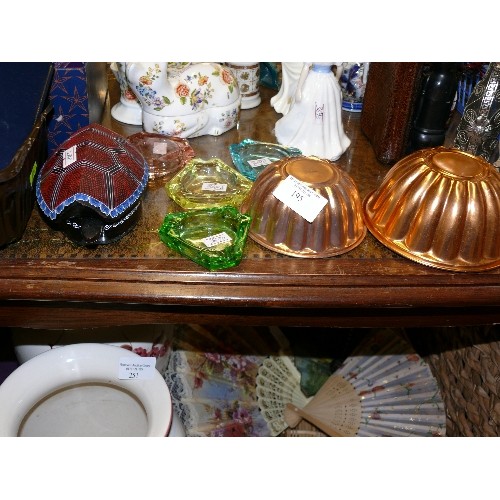 195 - A PAIR OF COPPER JELLY MOULDS, WOODEN TORTOISE TRINKET POT AND FOUR COLOURFUL GLASS ASHTRAYS.