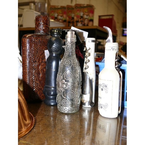 189 - A SELECTION OF VARIOUS DECORATIVE BOTTLES AND DECANTERS