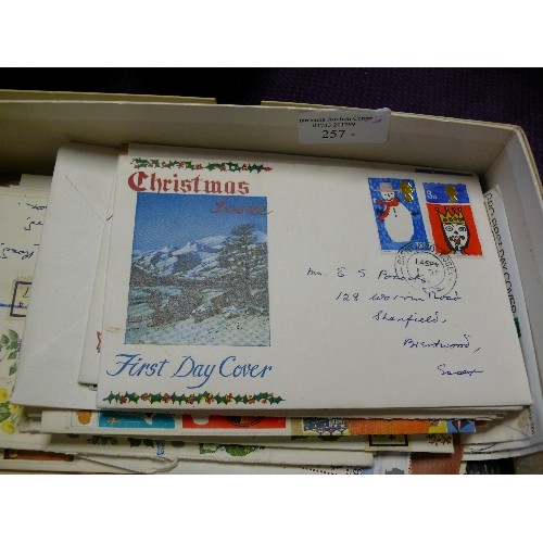 257 - A COLLECTION OF VARIOUS STAMPS AND FIRST DAY COVERS.