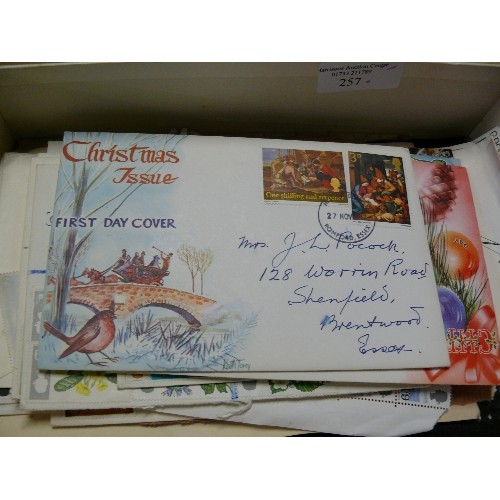 257 - A COLLECTION OF VARIOUS STAMPS AND FIRST DAY COVERS.