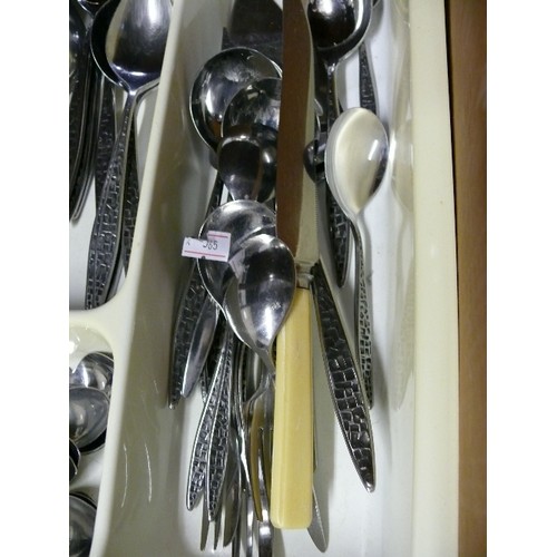 269 - A CUTLERY TRAY WITH CONTENTS OF A VINERS CUTLERY SET