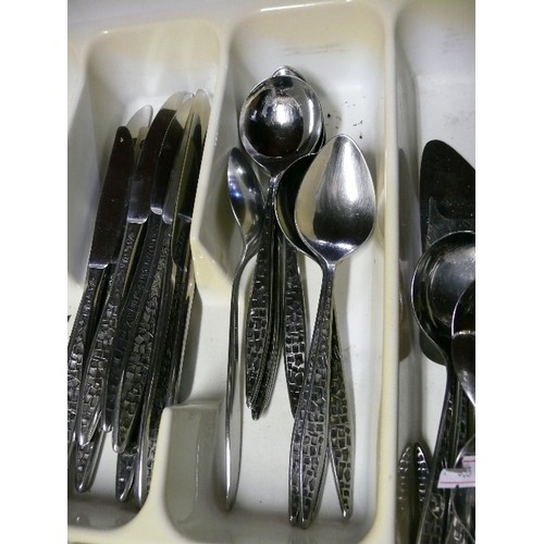 269 - A CUTLERY TRAY WITH CONTENTS OF A VINERS CUTLERY SET