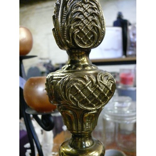 289 - BEAUTIFUL TALL ORNATE BRASS TABLE LAMP BASE, STUNNING.