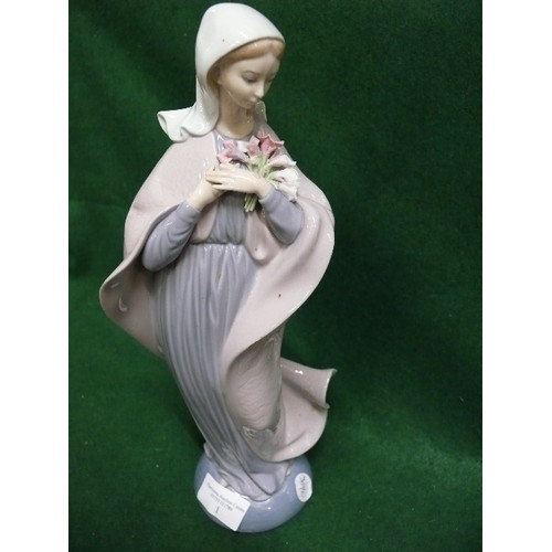 1 - LLADRO, MADONNA  FIGURE WITH FLOWERS