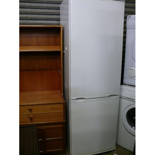 494 - BOSCH CLASSIXX FROST FREE FRIDGE FREEZER IN WHITE