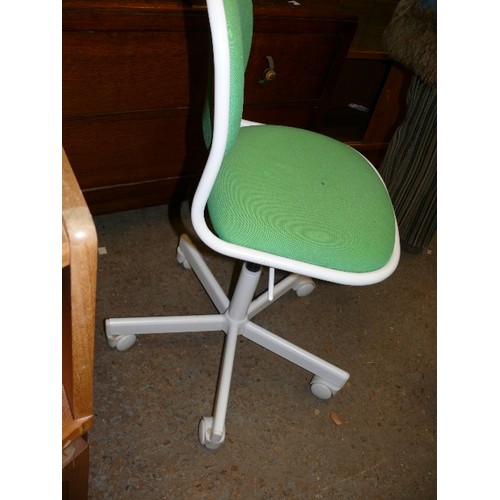 510 - IKEA ORFJALL WHITE METAL SWIVEL CHAIR ON WHITE CASTORS WITH GREEN FABRIC UPHOLSTERY.