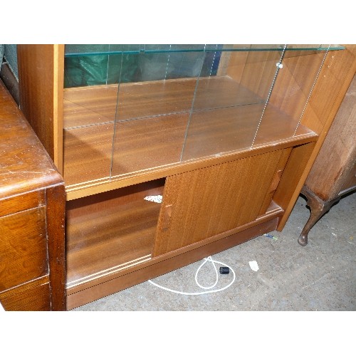 512 - MID CENTURY TEAK PETITE DISPLAY CABINET WITH GLASS SHELVES AND GLASS SLIDING DOORS WITH 2 UNDER CUPB... 