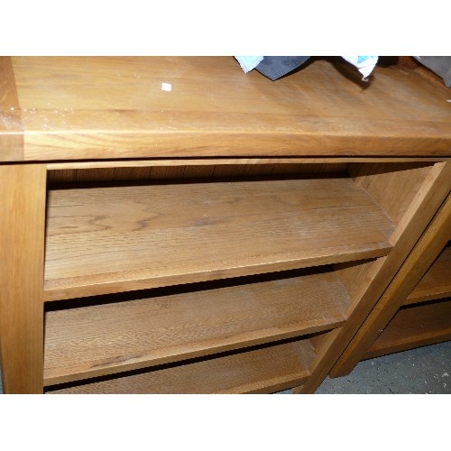 525 - SOLID OAK BOOKCASE