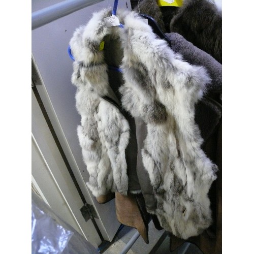 532 - FUR GILLET