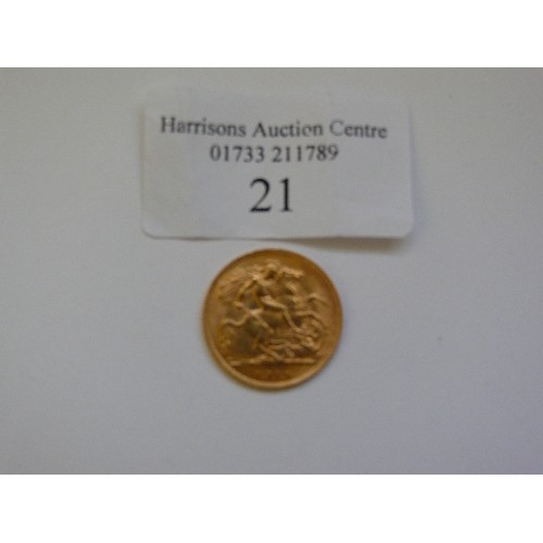 12 - A SOLID 22CT GOLD HALF SOVEREIGN 1914 GEORGE V V/F IN CAPSULE