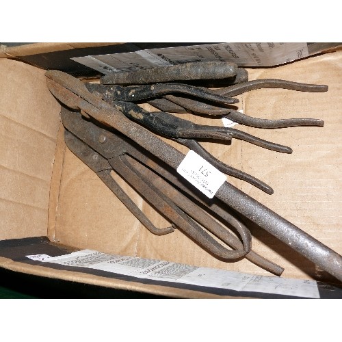 314B - BOX OF 4 TIN SNIPS, METAL SHEARS, AND 5 PAIRS OF PLIERS.