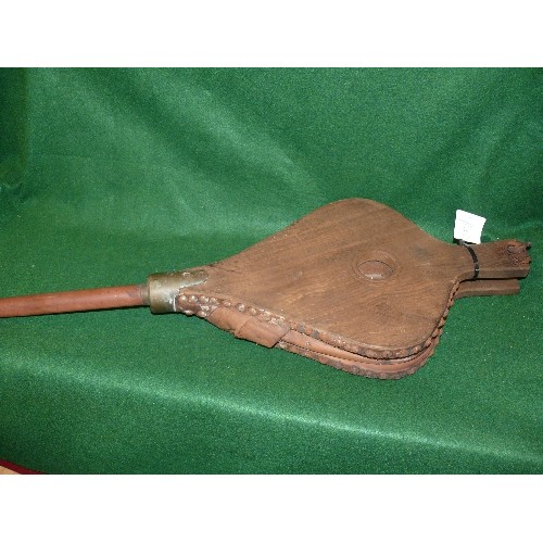 62 - OLD WOOD AND LEATHER FIRE BELLOWS WORKING ORDER