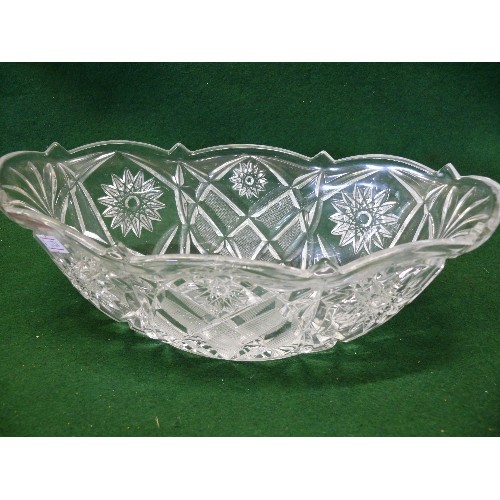 75 - A VERY ATTRACTIVE CRYSTAL DECANTER WITH GRAPE DECORATION BY ATLANTIS CRYSTAL PLUS A HEAVY CRYSTAL BO... 