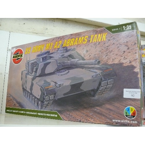 92 - AN AIRFIX MODEL KIT OF US ARMY M1 A2 ABRAMS TANK 1:35 SCALE IN ORIGINAL BOX, APPEARS NEW AND COMPLET... 