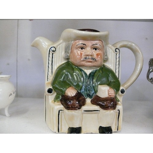 95 - A DARBY & JOAN TEAPOT BY TONY WOOD AND A CHARACTER JUG WITH SOME DAMAGE TO THE TOP PLUS A PAIR OF GO... 