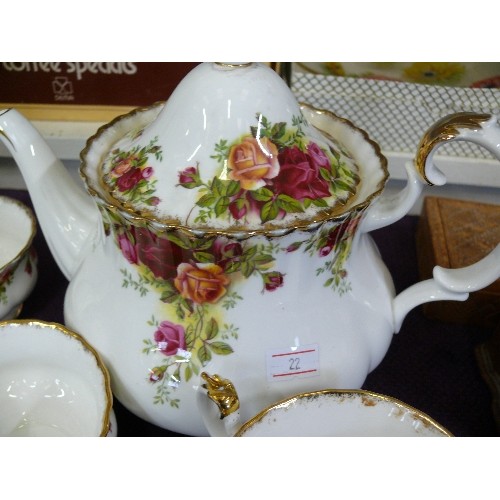 108 - A VERY LARGE QUANTITY OF ROYAL ALBERT OLD COUNTRY ROSES CHINA TO INCLUDE TEAPOT, COFFEE POT,  TEACUP... 