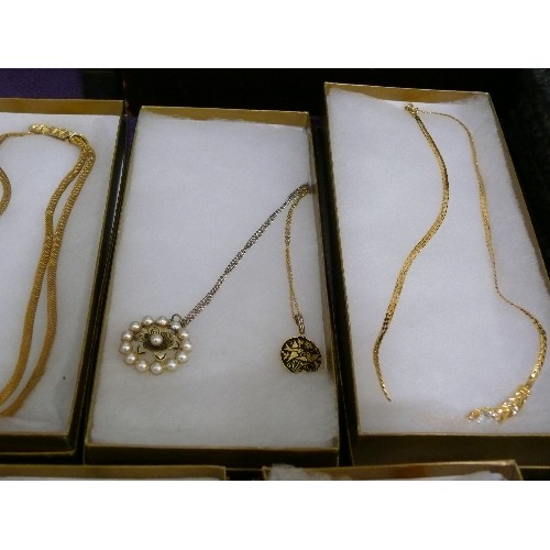 154 - FIFTEEN BOXED NECKLACES, VARIOUS DESIGNS INCLUDING A BUTTERFLY, FLOWER AND FLORAL HEART.