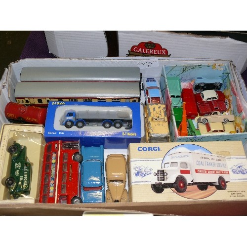 216 - A BOX OF COLLECTORS VEHICLES TO INCLUDE TWO TRAIN CARRIAGES AND VARIOUS CARS AND BUSES BY CORGI AND ... 