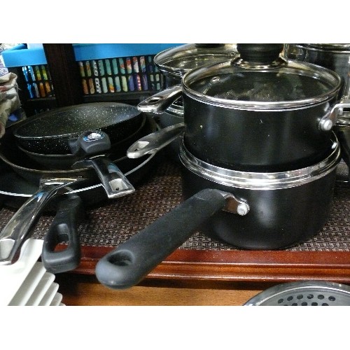 283 - A VERY LARGE LOT OF KITCHENWARE AND GOOD QUALITY SAUCEPANS TO INCLUDE A SET OF THREE BY JUDGE, A GLA... 