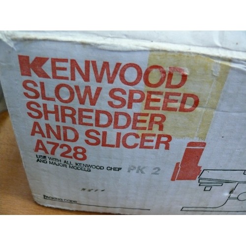 289 - VINTAGE KENWOOD CHEF SHREDDING AND SLICING ATTACHMENTS IN ORIGINAL BOX.