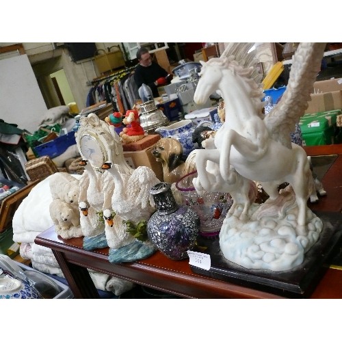 293 - LARGE COLLECTION OF VARIOUS GOOD QUALITY ANIMAL ORNAMENTS HORSES, SWANS, POLAR BEARS, DOGS ETC PLUS ... 