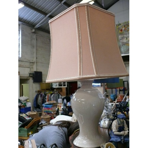 297 - A LARGE CERAMIC LAMP PLUS A BLACK DESK LAMP AND A CHROME TABLE LAMP WITH BLUE SHADE.