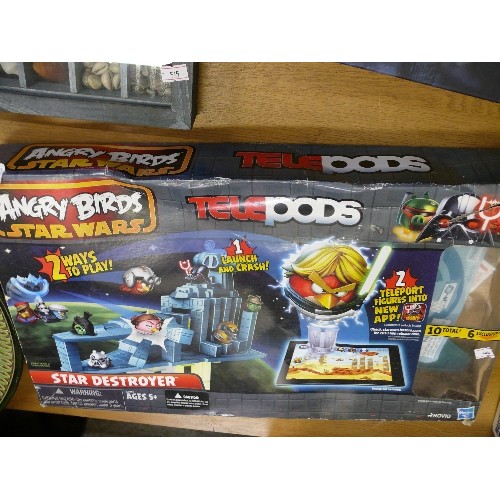 359 - ANGRY BIRD STAR WARS TIE FIGHTER GAME AND TELEPODS STAR DESTROYER