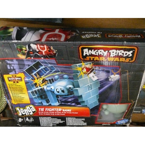 359 - ANGRY BIRD STAR WARS TIE FIGHTER GAME AND TELEPODS STAR DESTROYER