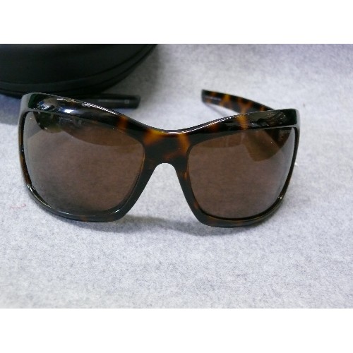 37 - A PAIR OF SUNGLASSES BY EMPORIO ARMANI IN THEIR OWN CASE