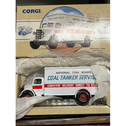 216 - A BOX OF COLLECTORS VEHICLES TO INCLUDE TWO TRAIN CARRIAGES AND VARIOUS CARS AND BUSES BY CORGI AND ... 