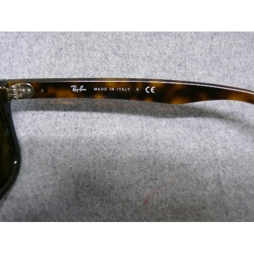 41 - A PAIR OF RAY BAN SUNGLASSES