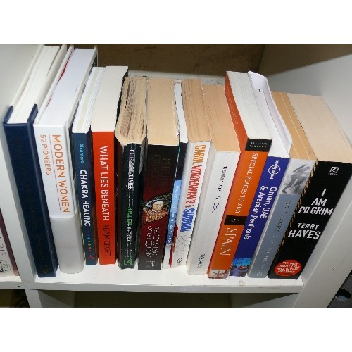 204B - 5 CUBES OF HARDBACK & SOFTBACK FICTION & SOME NON FICTION.  POETRY, HISTORICAL FICTION  INCLUDING  P... 