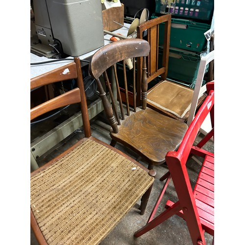 514 - 6 VARIOUS VINTAGE CHAIRS INC FOLDING RED CHAIR, SPINDLE BACK ETC